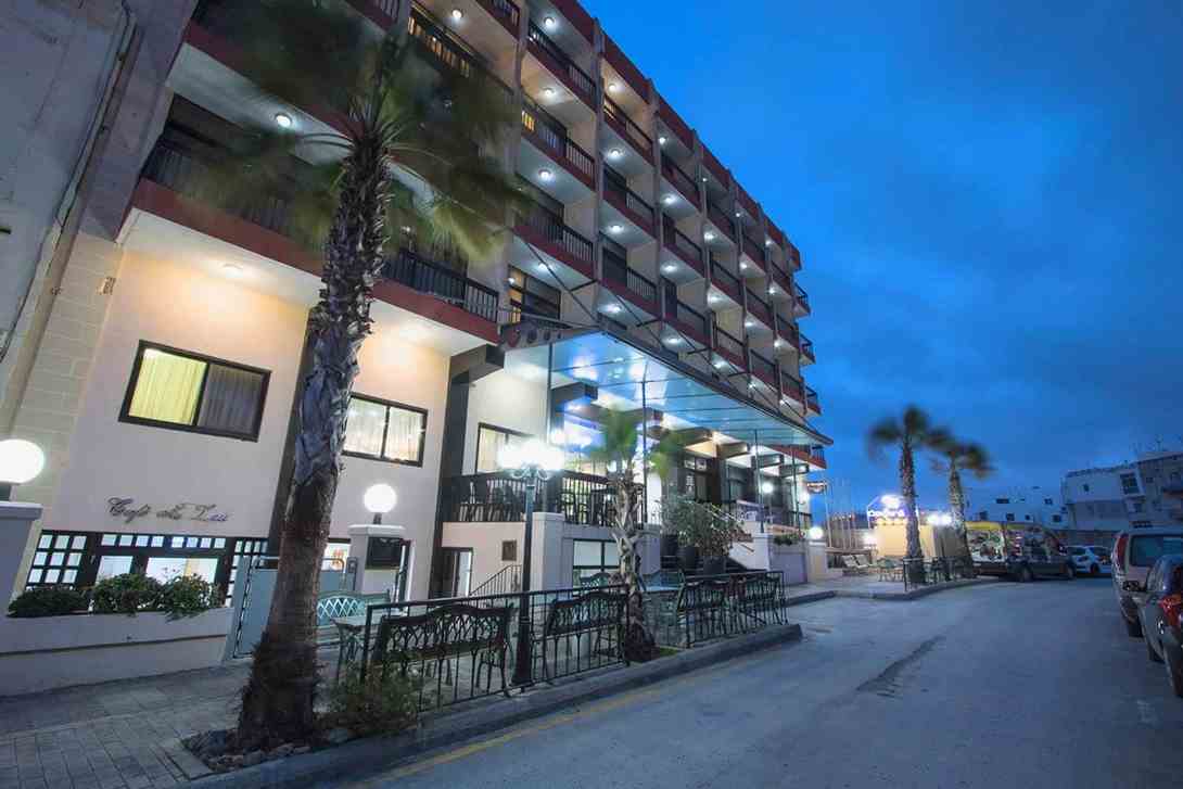 canifor hotel facade