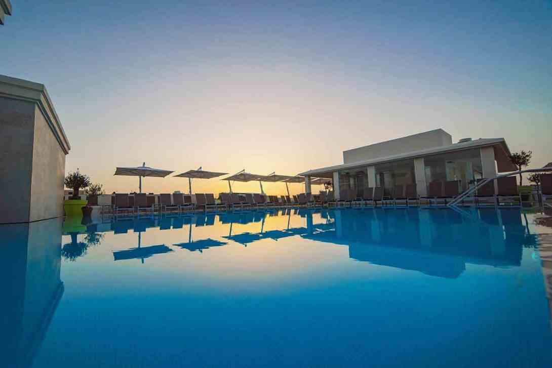  maritim hotel swimming pool