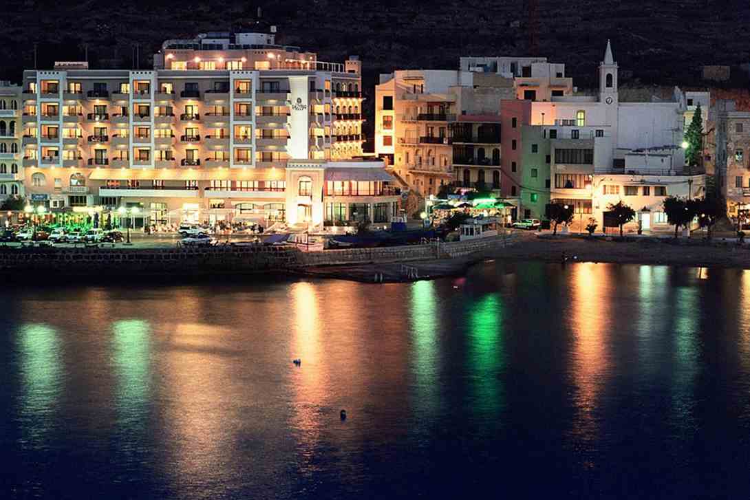 calypso hotel night sea view
