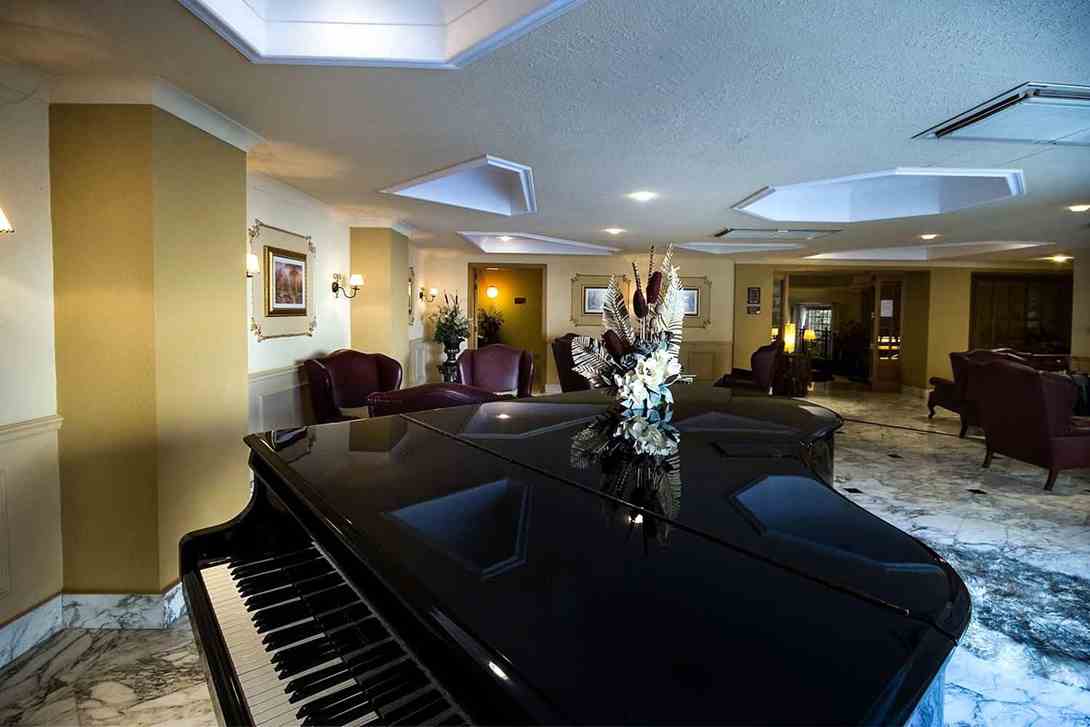 soreda hotel piano lounge