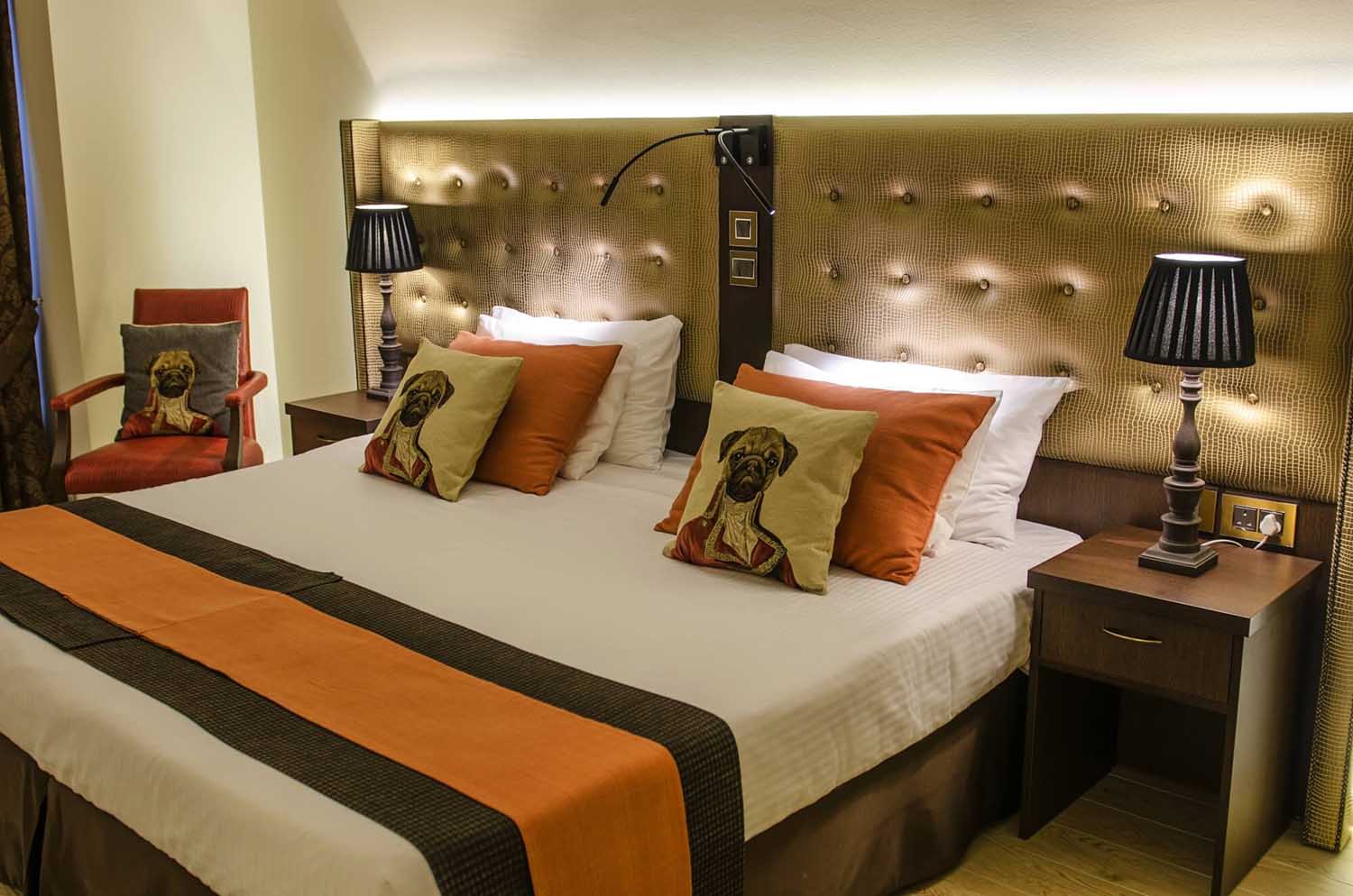 the victoria hotel classic balcony room