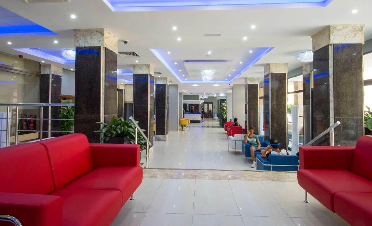 alexandra hotel lobby area 