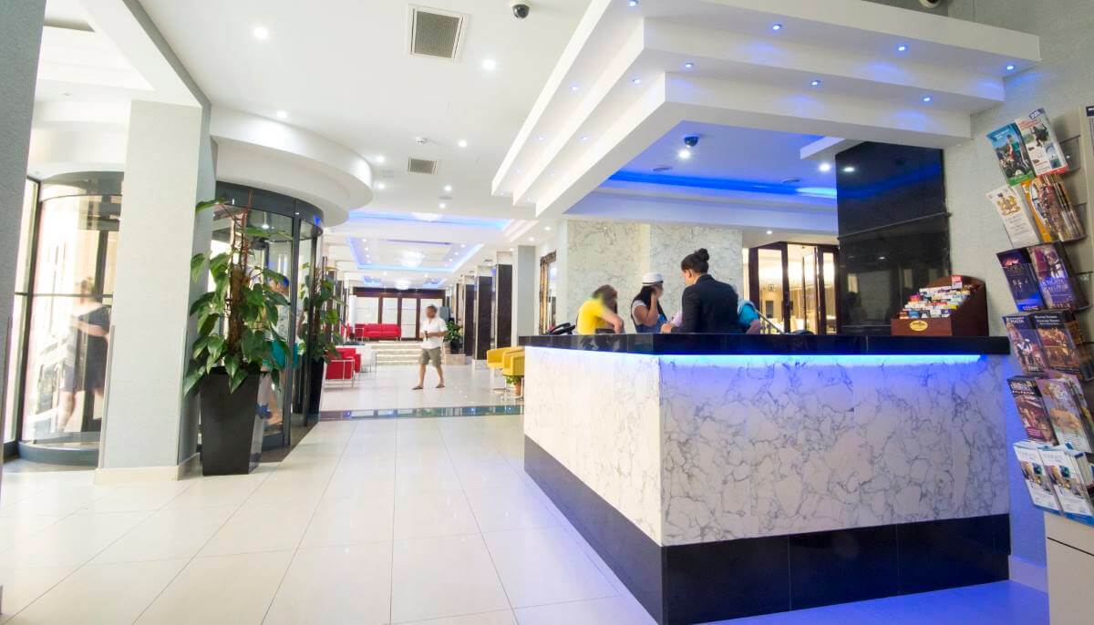 alexandra hotel reception