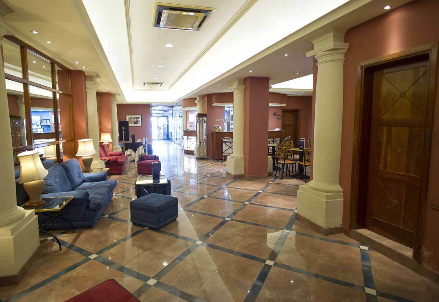 115 the strand apart hotel lobby area