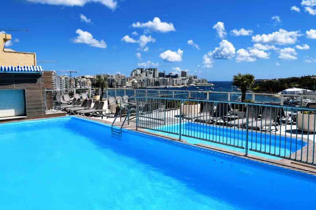 bayview hotel swimming pool 