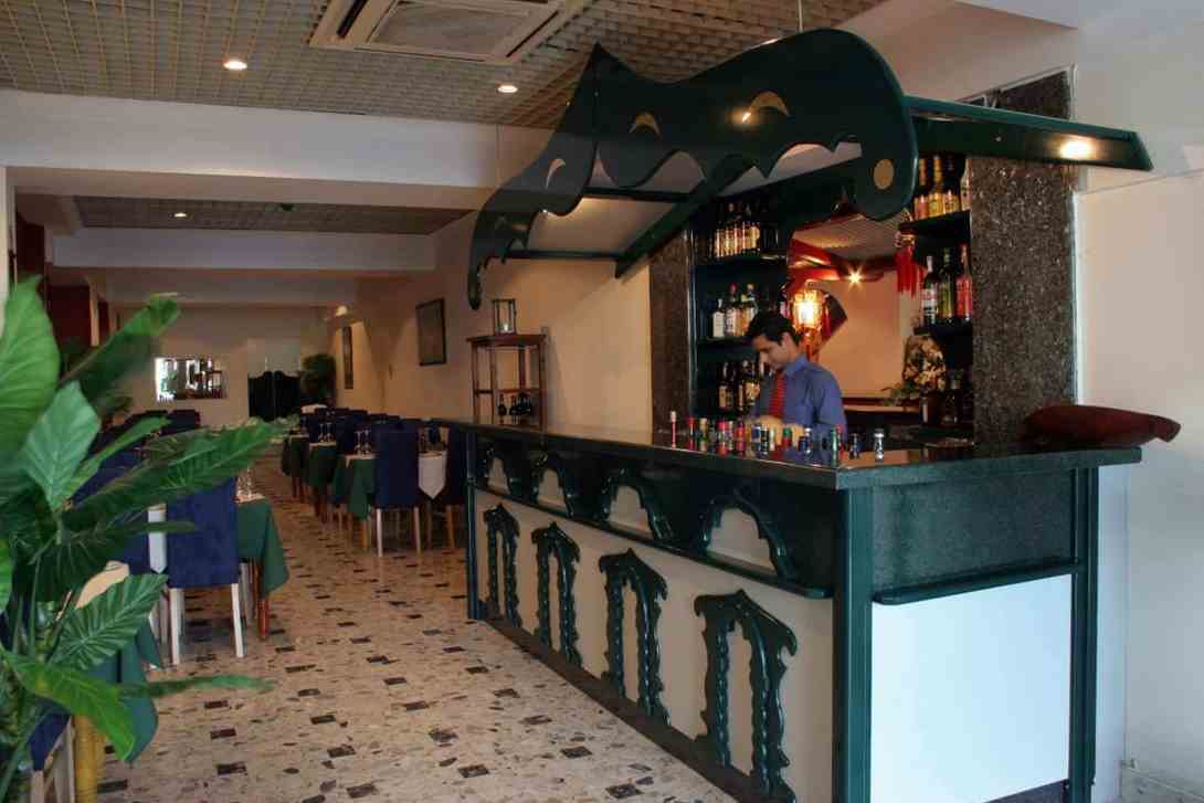 bayview hotel bombay restaurant