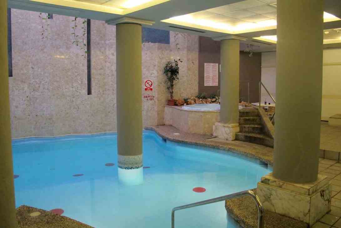 park hotel indoor pool 