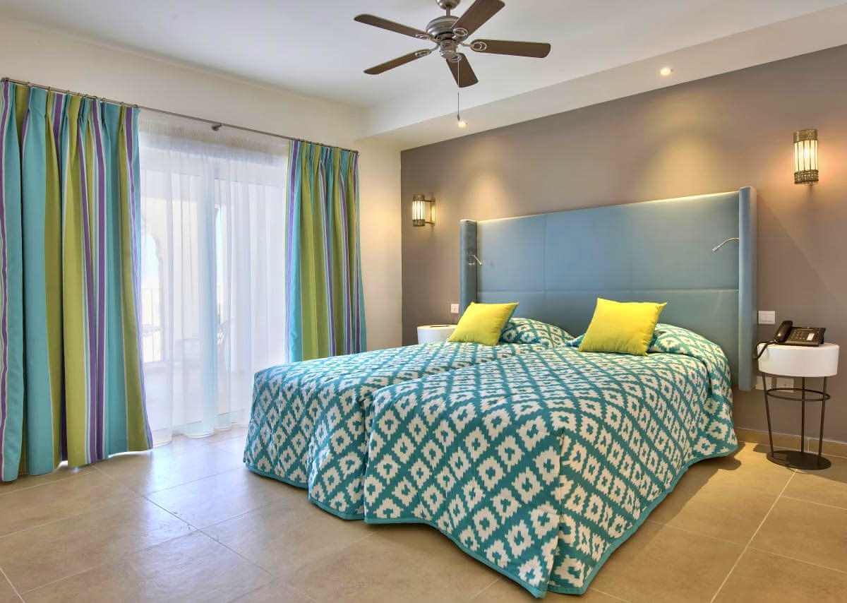 san antonio hotel suite bedroom 