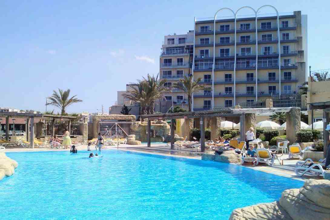 sunny coast resort hotel swimming pool 