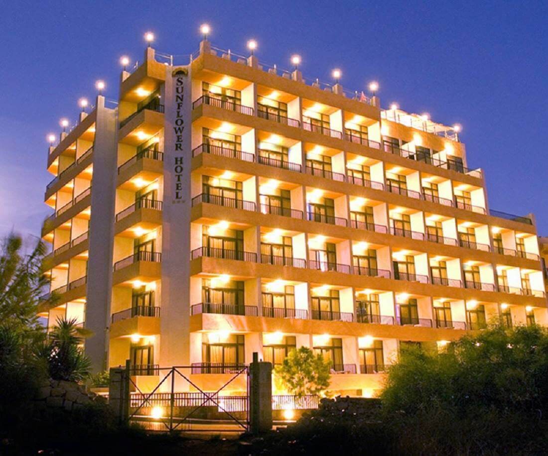 sunflower-hotel-night