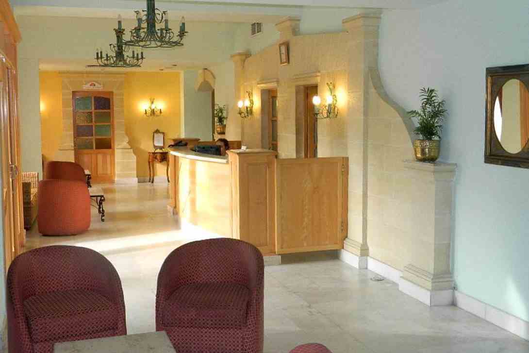 sunflower-hotel-reception