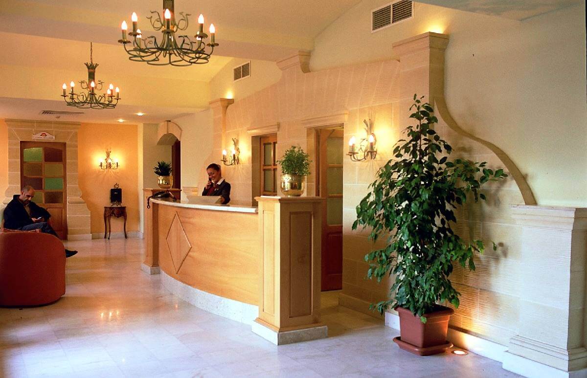 sunflower-hotel-lobby-reception