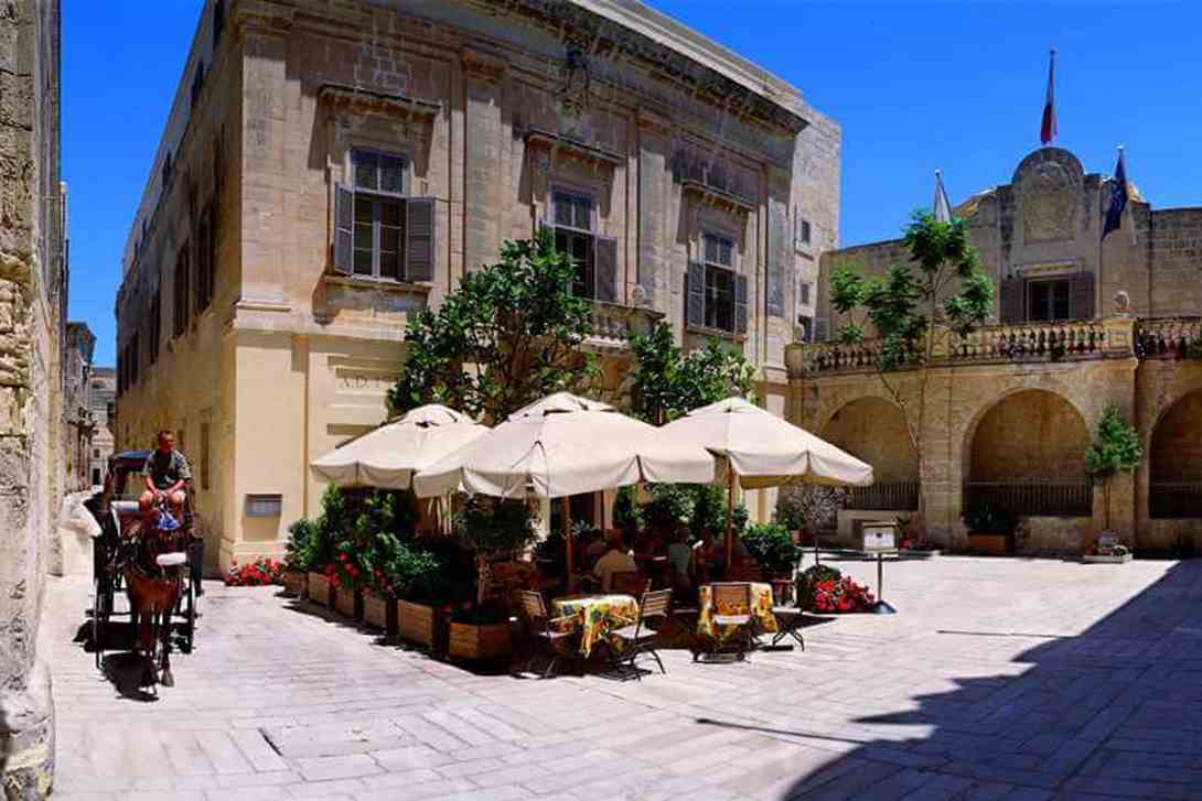 xara palace daytime view