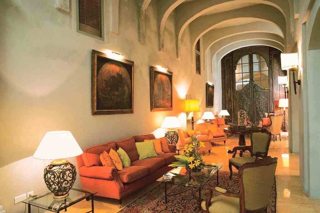 xara palace lounge sitting area